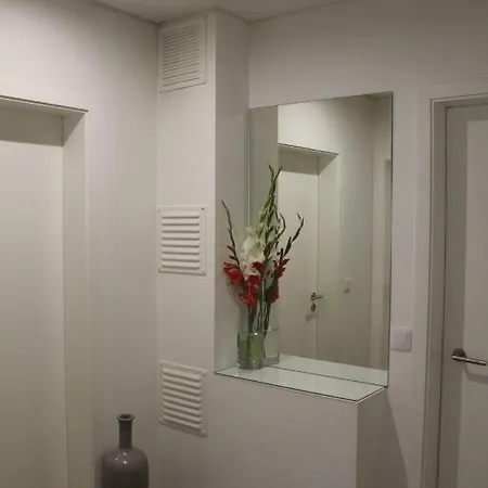 Manuel Tiago Pereira *