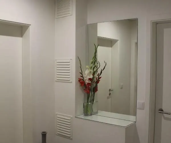 Manuel Tiago Pereira *